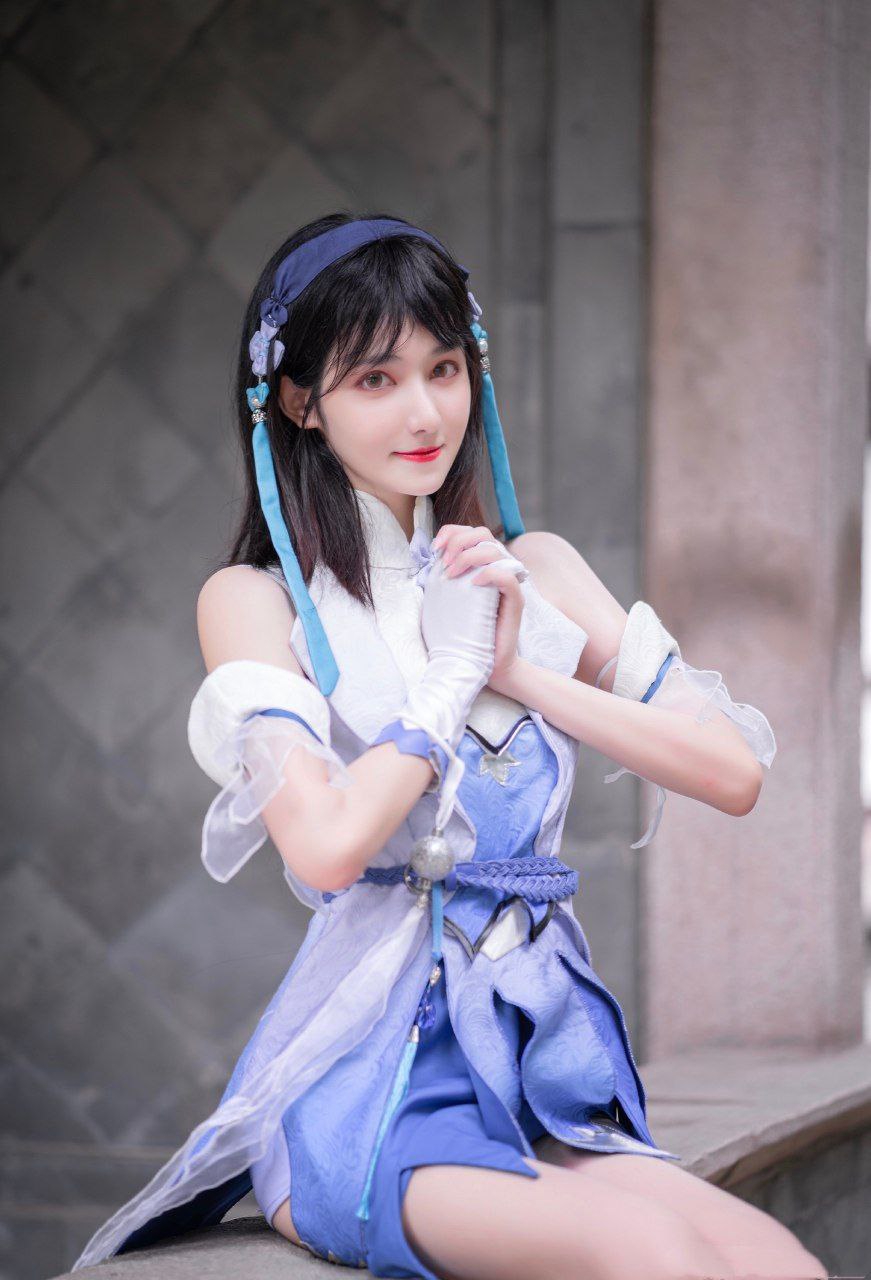 護士喂我吃乳液我脫她內褲